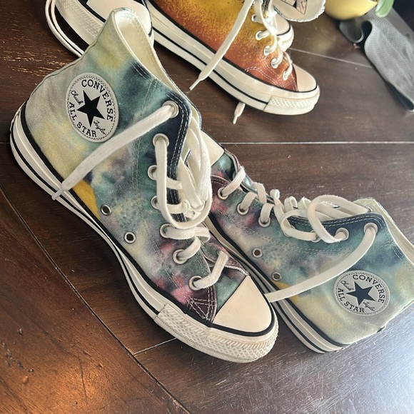 Tie-dyed multi colored Converse Hightops m/6 w/8 - Picture 3 of 6